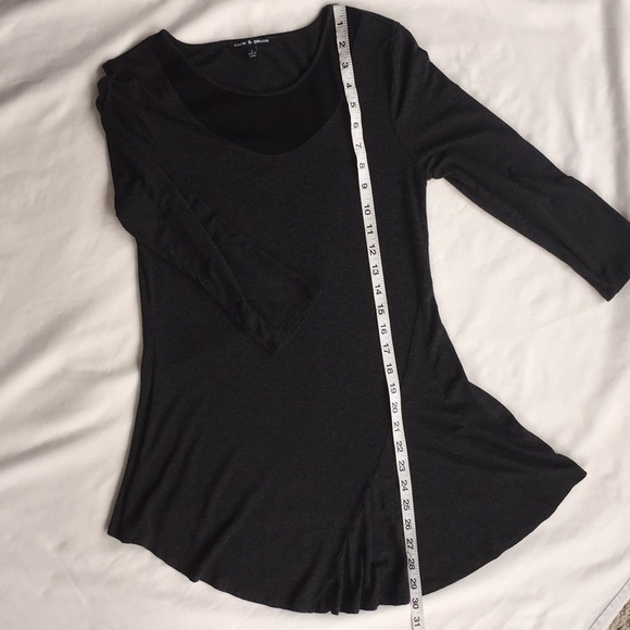 Cable & Gage Asymmetrical top - Picture 7 of 7